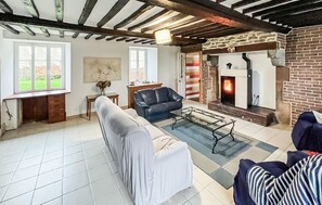 TV, fireplace - Pet friendly home in Saint-Denis-le-Vêtu with WiFi (Saint-Denis-le-Vêtu)