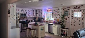 Microwave, oven, stovetop, dishwasher - Welcome Home! Pet-friendly Luxury Coastal Retreat near Ocean, Rivers, Lakes!! (Florence)