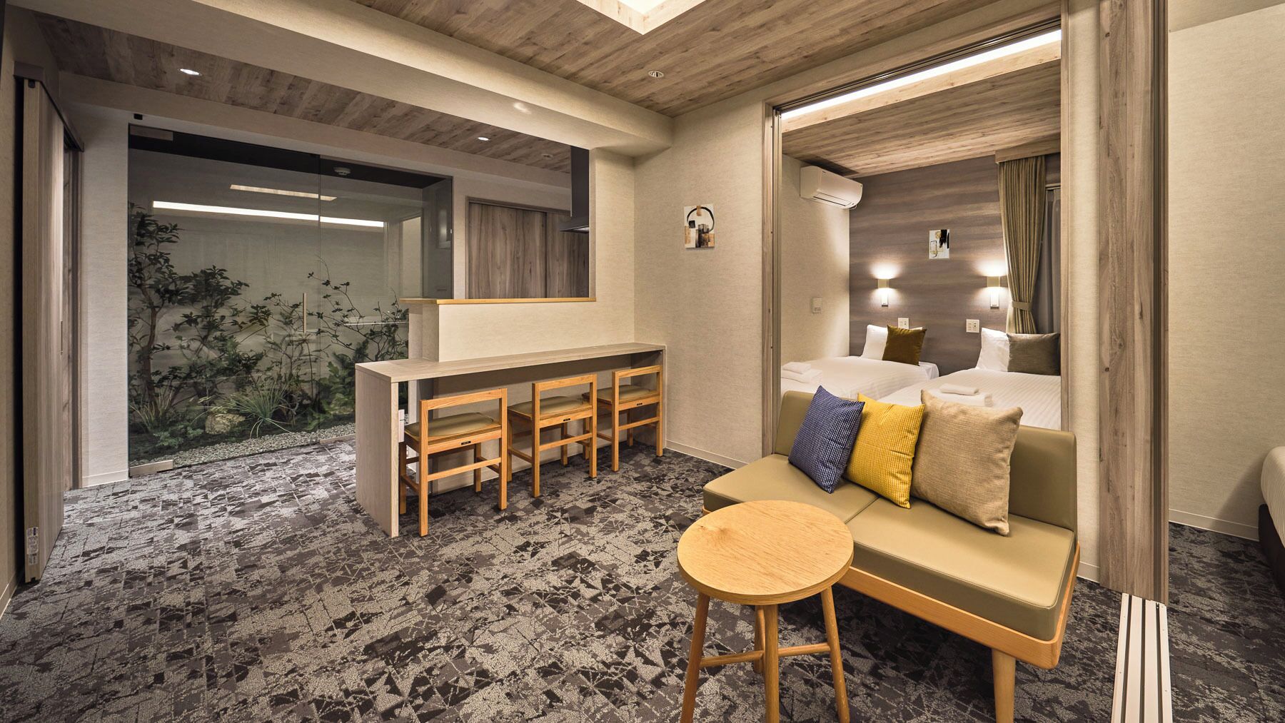 Suite, City View