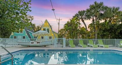 Iconic Anchor Inn A-Frame Cottages
