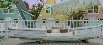 Iconic Anchor Inn A-Frame Cottages