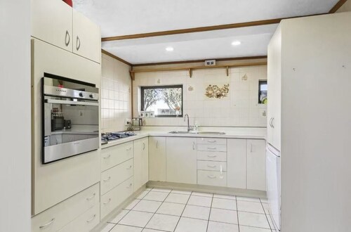 House for families near airport in Wellington