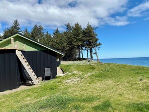 Exterior - Ocean Front Log Cabin on Haida Gwaii (Tlell)