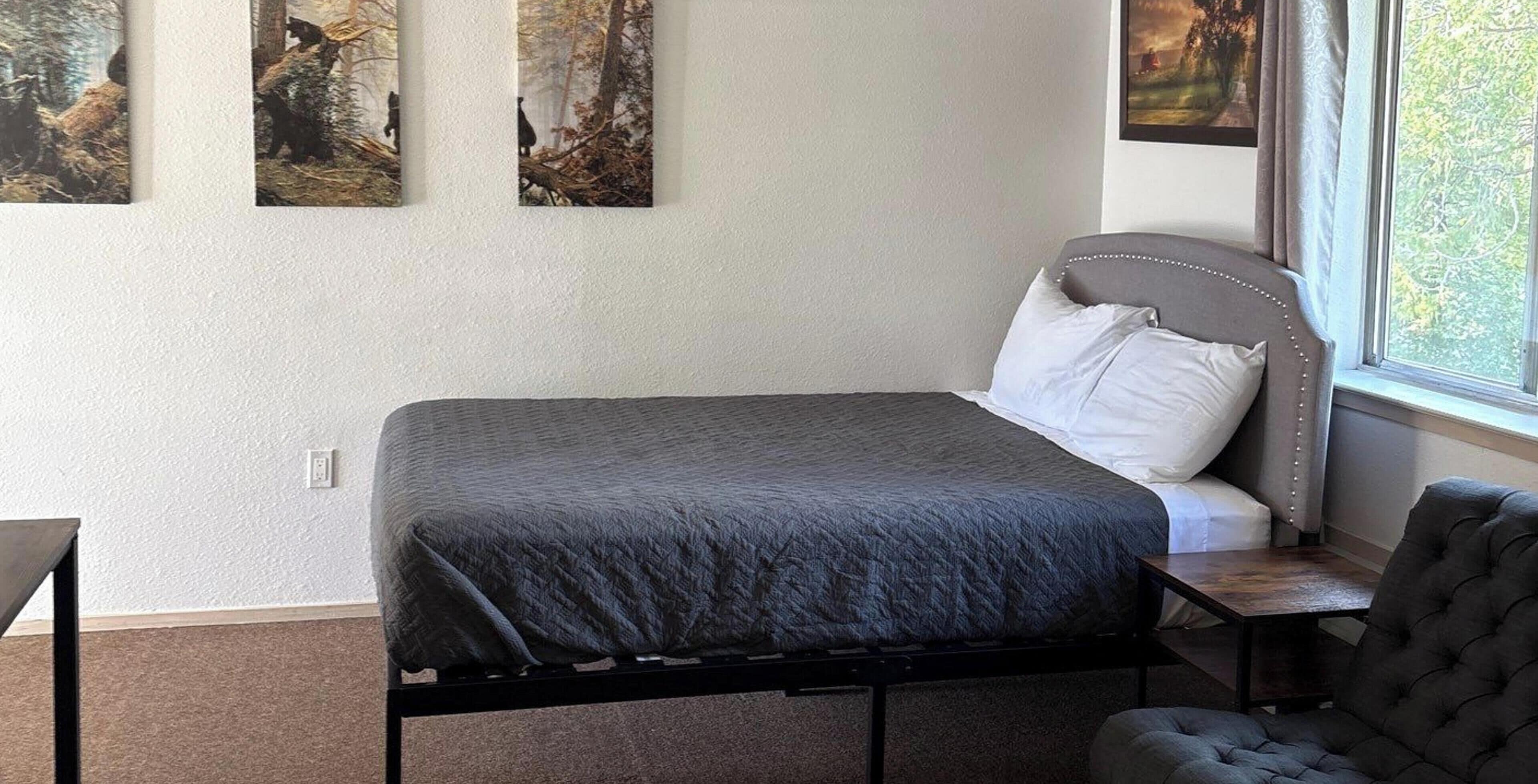 1 chambre, bureau, accès au Wi-Fi (inclus), literie fournie