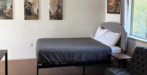 1 bedroom, desk, free WiFi, bed sheets