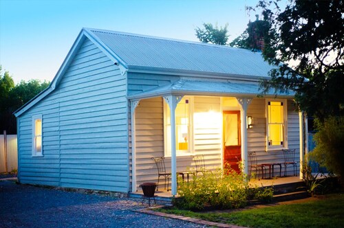 A Warm & Charming Retreat