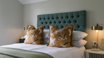 Minibar, in-room safe, free WiFi