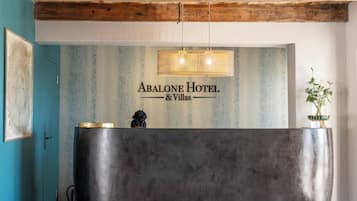 Check-in/check-out kiosk