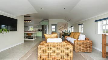 Standard Apartment, 2 Bedrooms, Non Smoking, Partial Ocean View | Living area