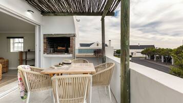 Standard Apartment, 2 Bedrooms, Non Smoking, Partial Ocean View | View from room