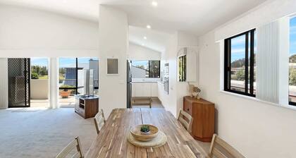 Beachside 3-Bed Apartment with Garage Parking