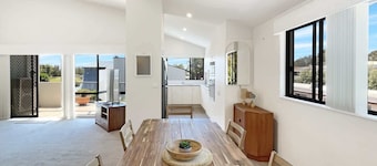Beachside 3-Bed Apartment with Garage Parking
