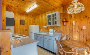 Microwave, oven, stovetop, dishwasher - Charming 1 Bedroom apartment - on the river front on Mountain estate in Shushan (Shushan)