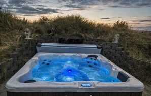 Outdoor spa tub - 4 bedroom amazing home in Nørre Nebel (Nørre Nebel)