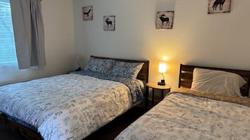 1 bedroom, desk, WiFi (free), bed sheets
