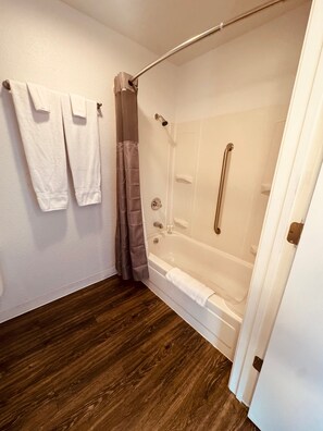 Bathroom - Unit 15 - 1-bedroom hotel in lovely Challenge-Brownsville with AC comfort (Challenge-Brownsville)