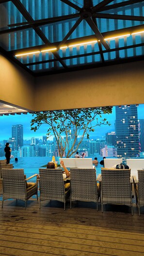 Outdoor pool - Axon Residence Bukit Bintang by Fie (Kuala Lumpur)