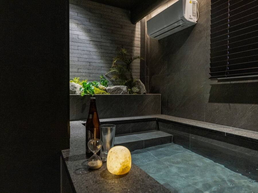 CAVERN | Private spa tub