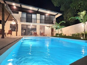 Piscine extérieure, piscine chauffée