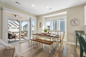 Dining - Luxury Beach House w/ Elevator and Bikes (Surf City)