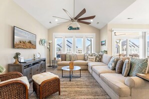 TV, books - Luxury Beach House w/ Elevator and Bikes (Surf City)