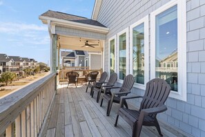 Property grounds - Luxury Beach House w/ Elevator and Bikes (Surf City)
