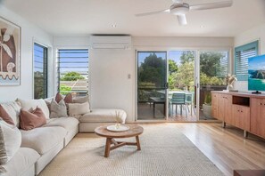 TV - Tyde - Short walk to the beach & town (Lennox Head)
