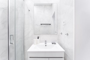 Shower, hair dryer, towels - GuestReady - Douro D'or Winter (Vila Nova de Gaia)