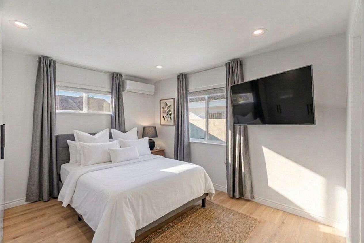 New 2br/2ba Furnished Home W/yard Lax/sofi/intuit - Hermosa Beach, CA