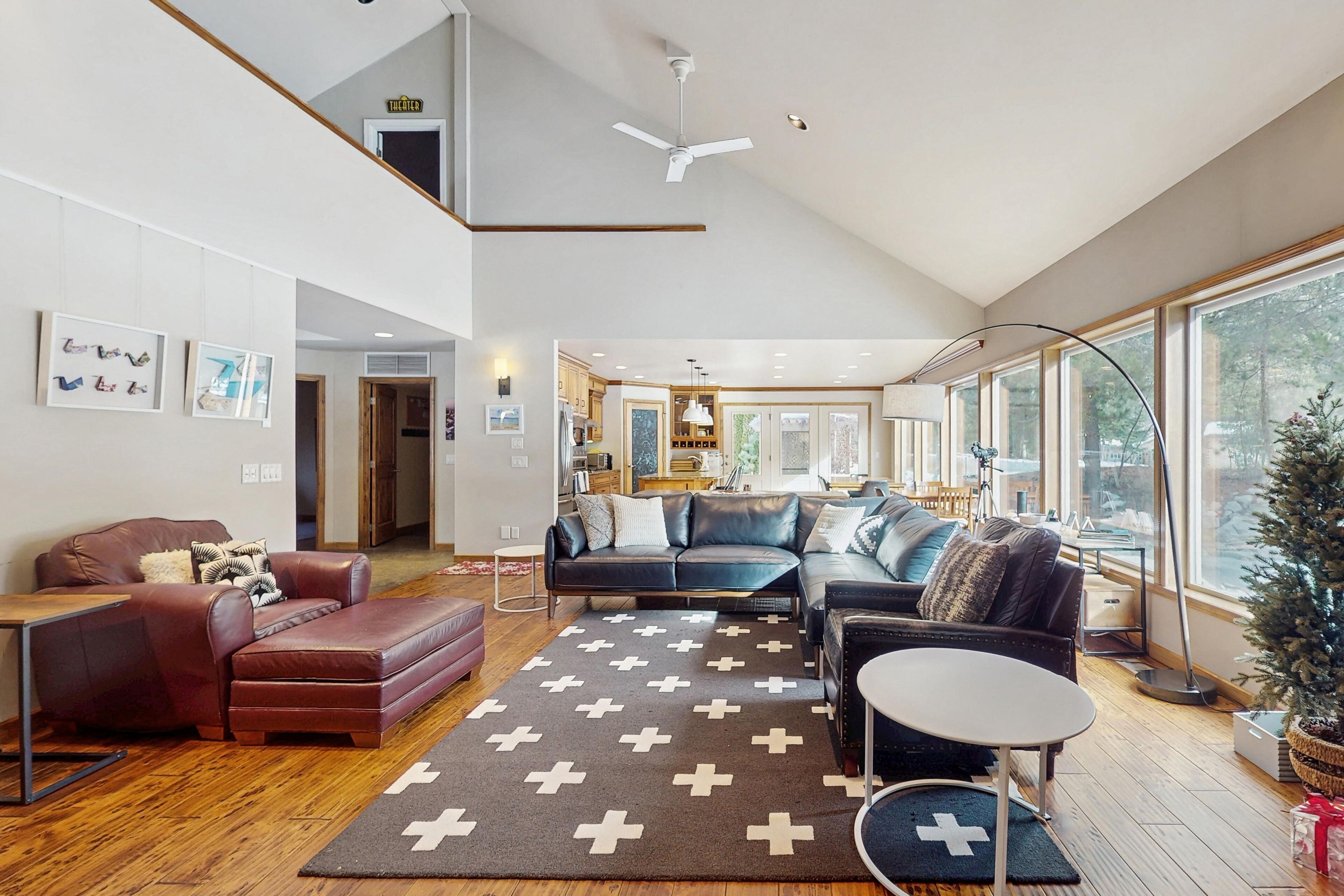 TV, fireplace, ping pong