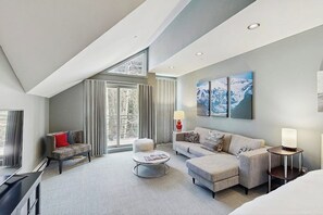 TV - Luxury ski in ski out condo w/ fast wifi, ski locker & great location (Mountain Village)