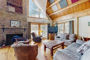 テレビ、卓球台