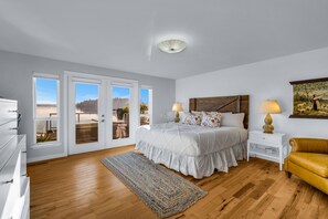 3 slaapkamers, een strijkplank/strijkijzer, internet, beddengoed