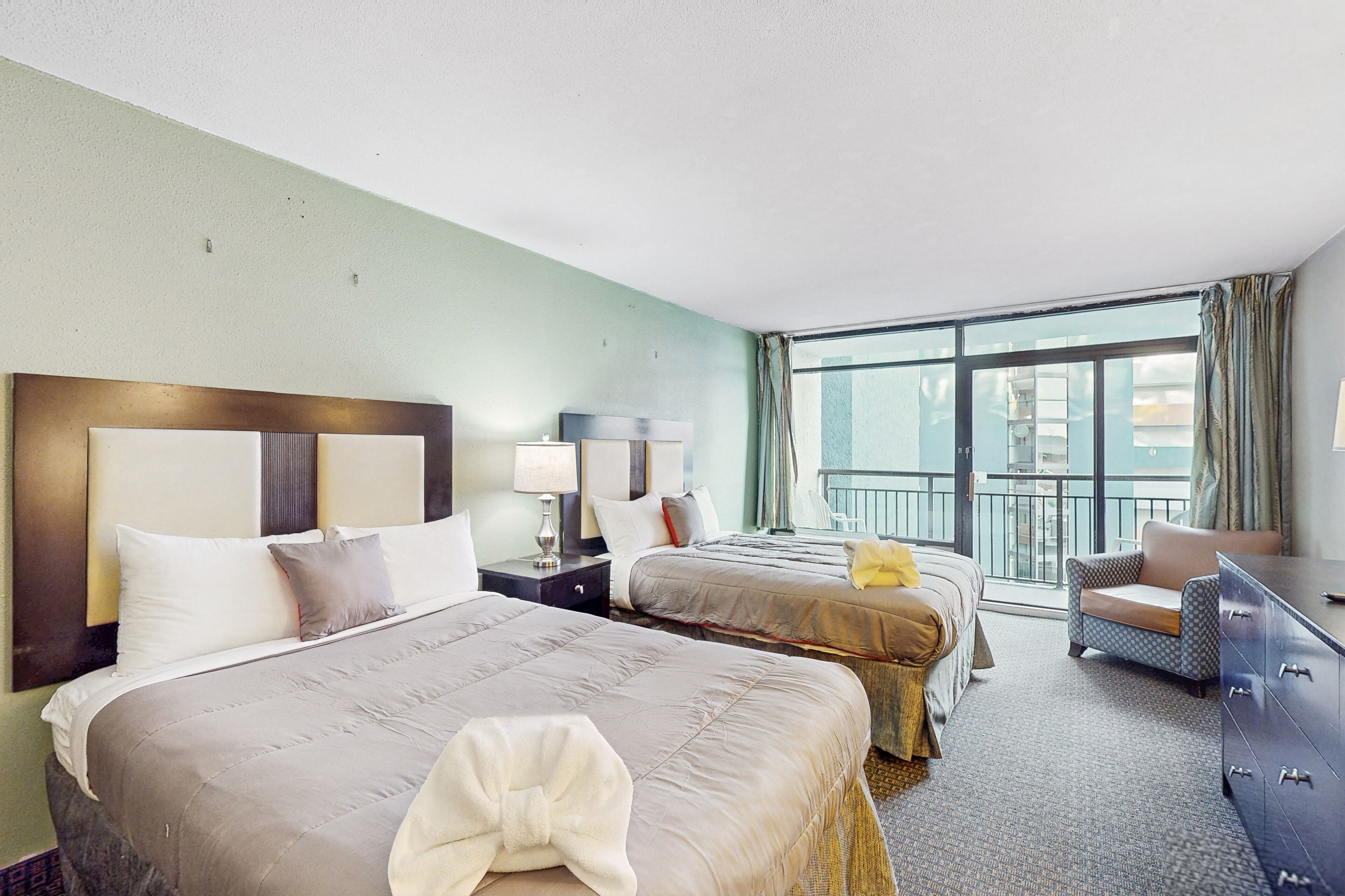 1 chambre, fer et planche à repasser, accès Internet, draps fournis