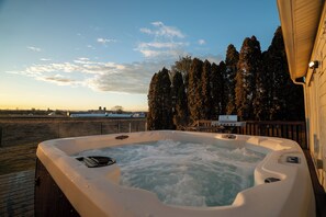 Terrace/patio - River Valley Rest - River Valley Rest (Dayton)