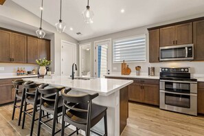 Fridge, microwave, oven, stovetop - Cozy Flagstaff Escape | Two King Suites + Hot Tub (Flagstaff)