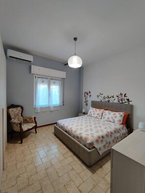 Bügeleisen/Bügelbrett, WLAN, Bettwäsche