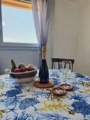 Dining - Elegant Seafront Apartment in Ostia | Beach Access (Lido Di Ostia Ponente)