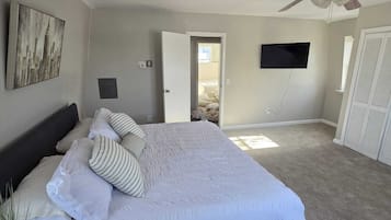 4 chambres, fer et planche à repasser, Wi-Fi, draps fournis