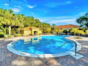 Pool - Savvy 4Bed Stay Near Orlando Attractions (Kissimmee)