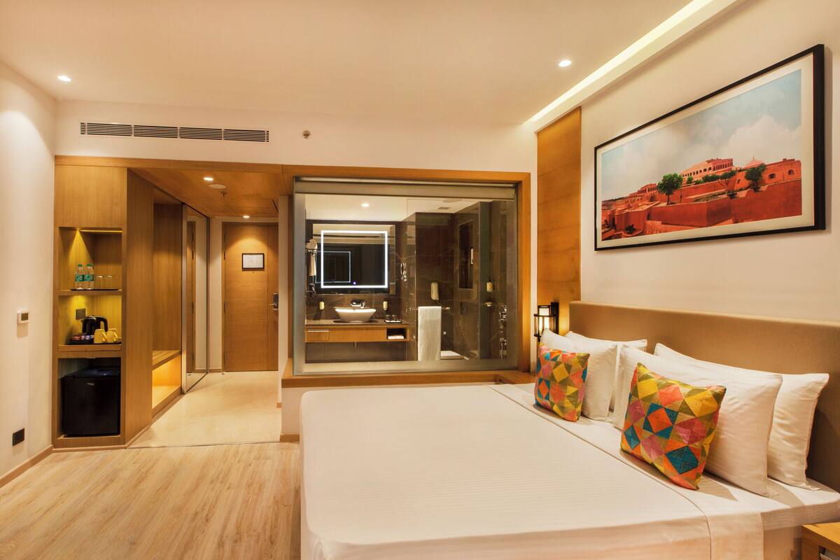 Classic Double or Twin Room, City View | In-room safe, iron/ironing board, free WiFi