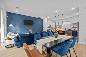 Interior - Luxe 3BR Midtown + Private Jacuzzi (Houston)