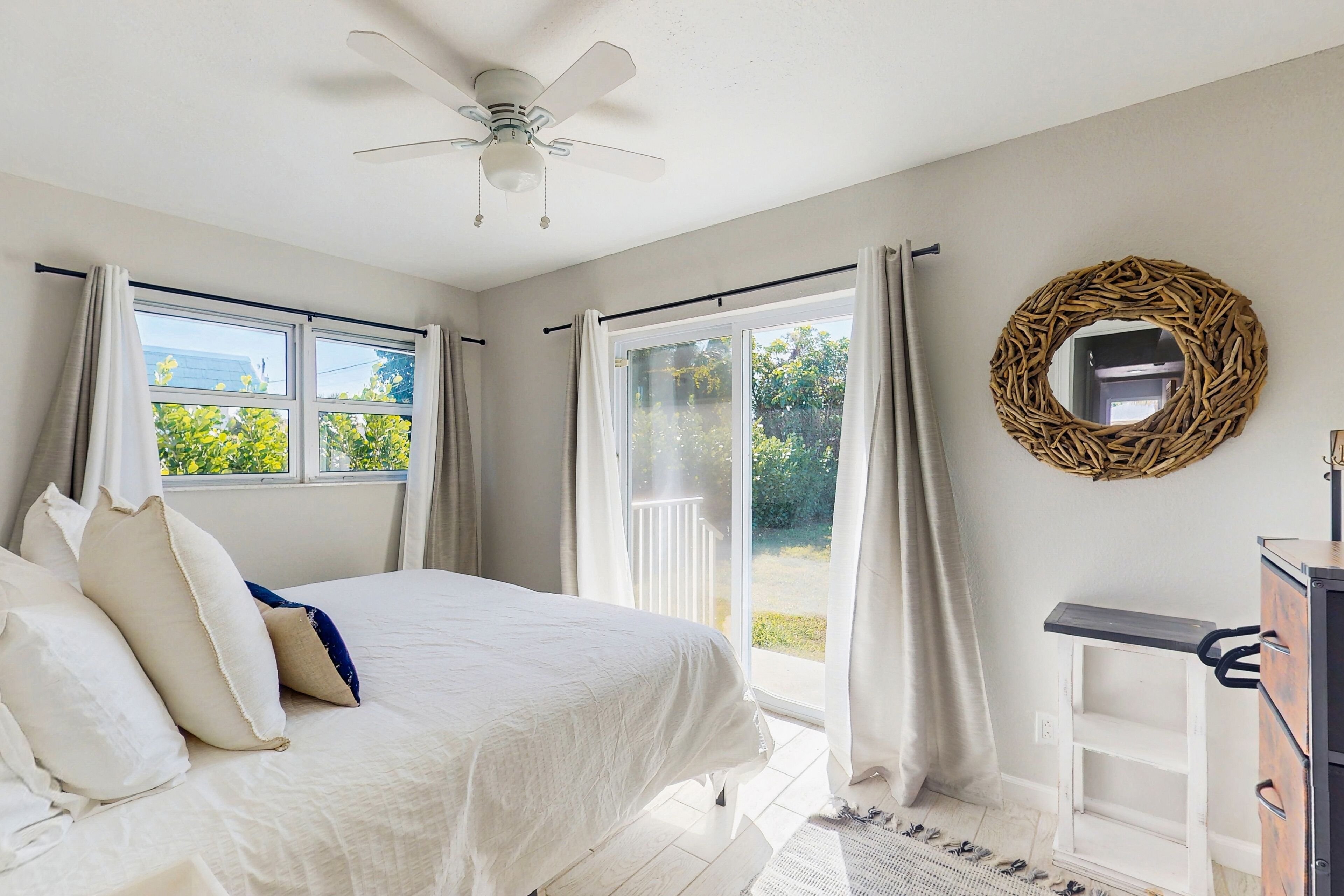 4 makuuhuonetta, silitysrauta/-lauta, internet, vuodevaatteet