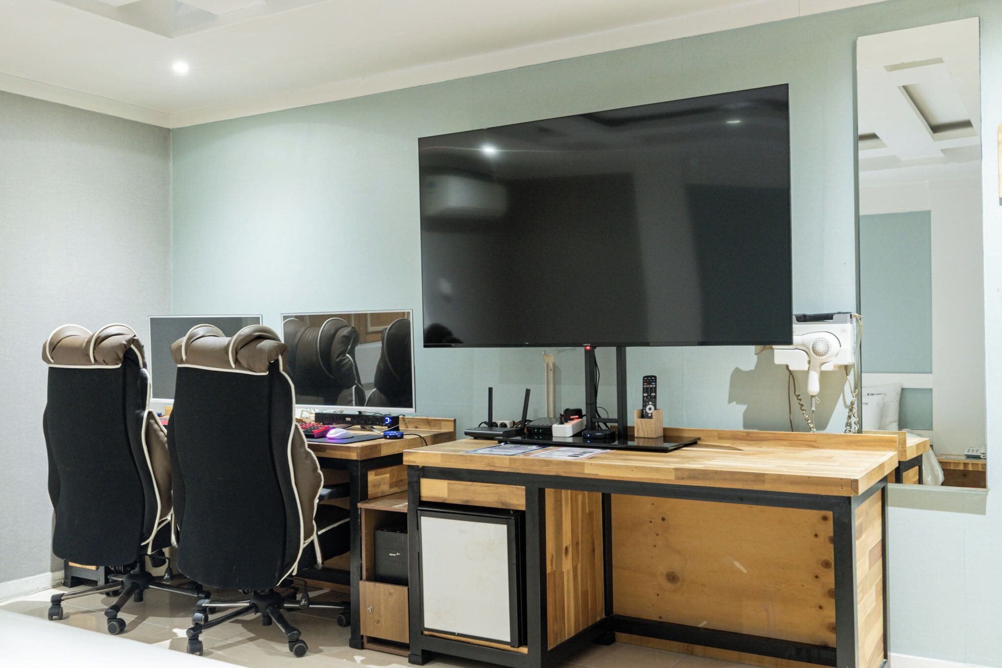 High-Spec 2PC 3060 | Free WiFi