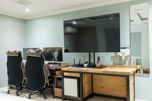 High-Spec 2PC 3060 | 免費無線上網