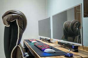 High-Spec 2PC 3060 | Escritorio, wifi gratis, ropa de cama