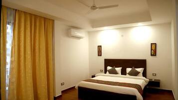 Deluxe Double Room, Garden View | Free WiFi