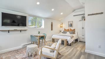 1 bedroom, iron/ironing board, travel crib, free WiFi