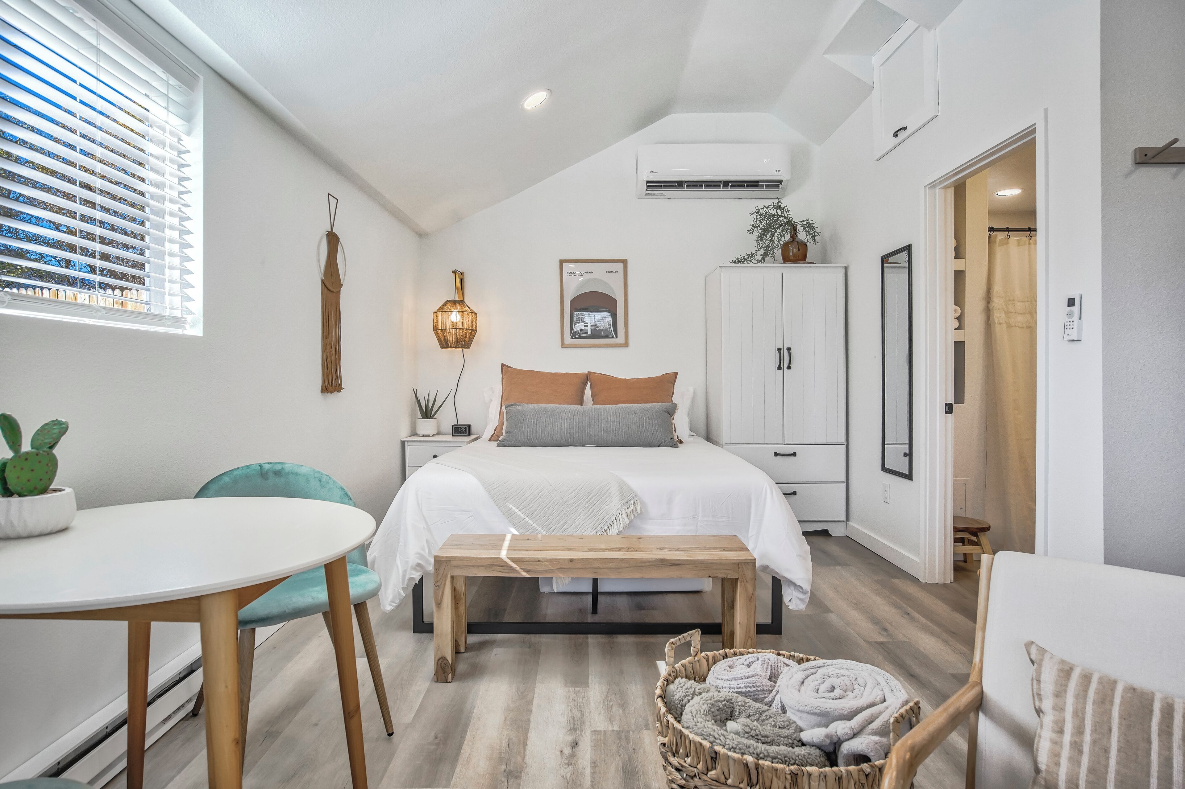 1 bedroom, iron/ironing board, travel crib, free WiFi