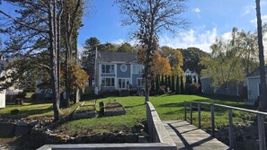 Property grounds - Discover SS Boothbay: a spacious 4-bedroom house in picturesque Boothbay Harbor, ME. (Boothbay Harbor)
